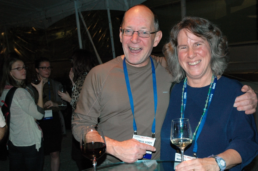 Marilyn Fogel and George Cody at the 2014 Carnegie alumni reception at the AGU Fall Meeting. 