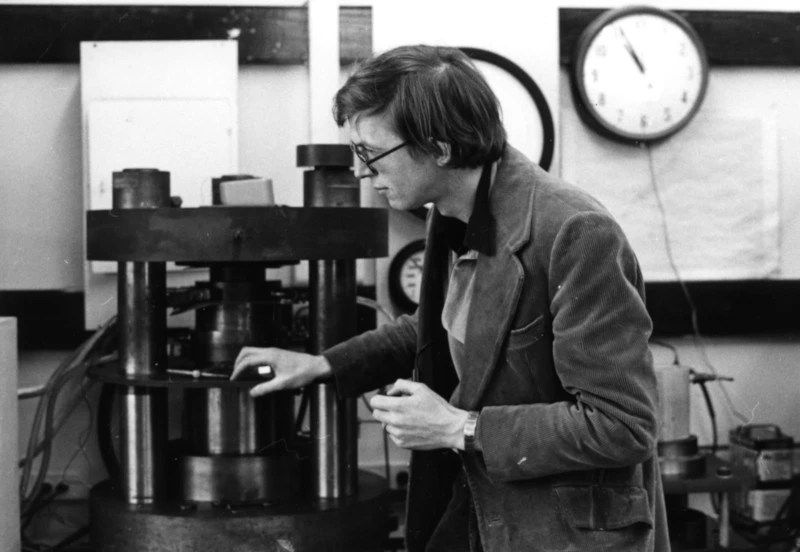 Bjorn Mysen in the Lab - 1983