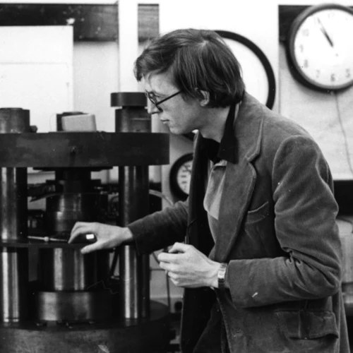 Bjorn Mysen in Lab 1983